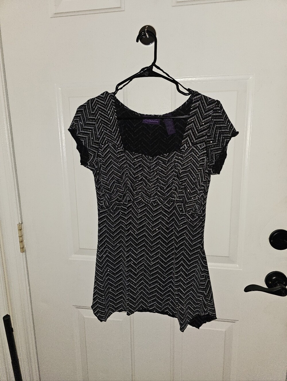 Vintage Women’s Black & Silver Short Sleeve Sparkly Top